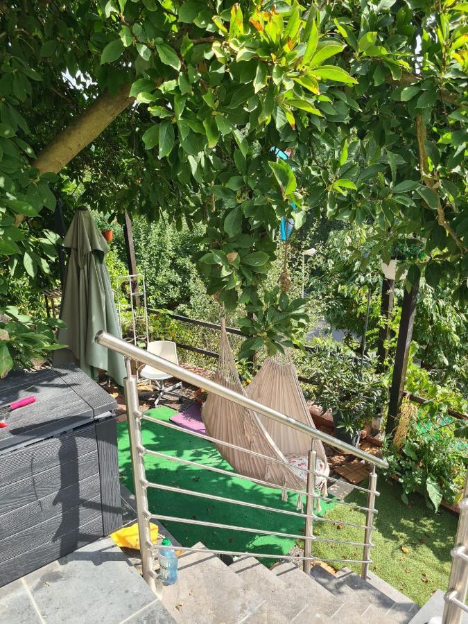 Cozy Room With A Beautiful Garden View Baunatal Exterior foto